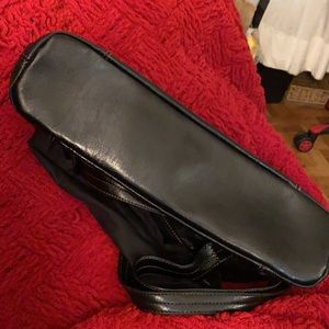 Gianni Bernini black leather Used almost new black mid shoulder, clean inside